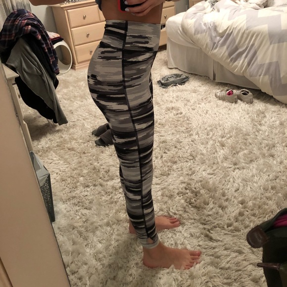 BRAND NEW NEVER WORN aerie work out leggings. - Picture 2 of 5